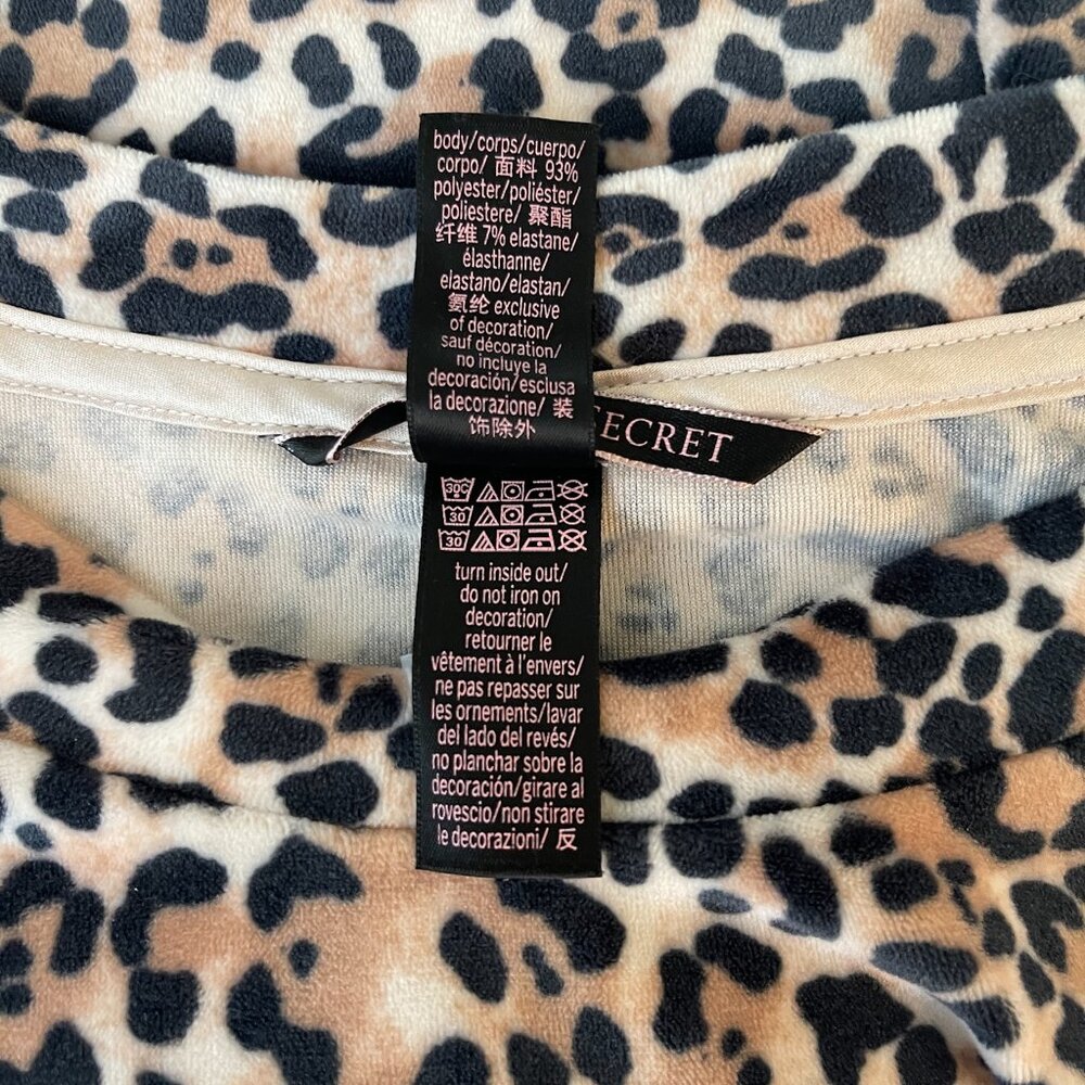 Victoria’s Secret Velour Sweatshirt Animal Print Pullover Sweater, Size Large - Picture 5 of 8